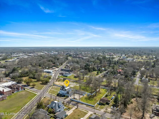 $854,900 | 1028 Main Street, Hattiesburg, MS 39401