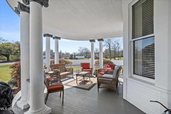$854,900 | 1028 Main Street, Hattiesburg, MS 39401
