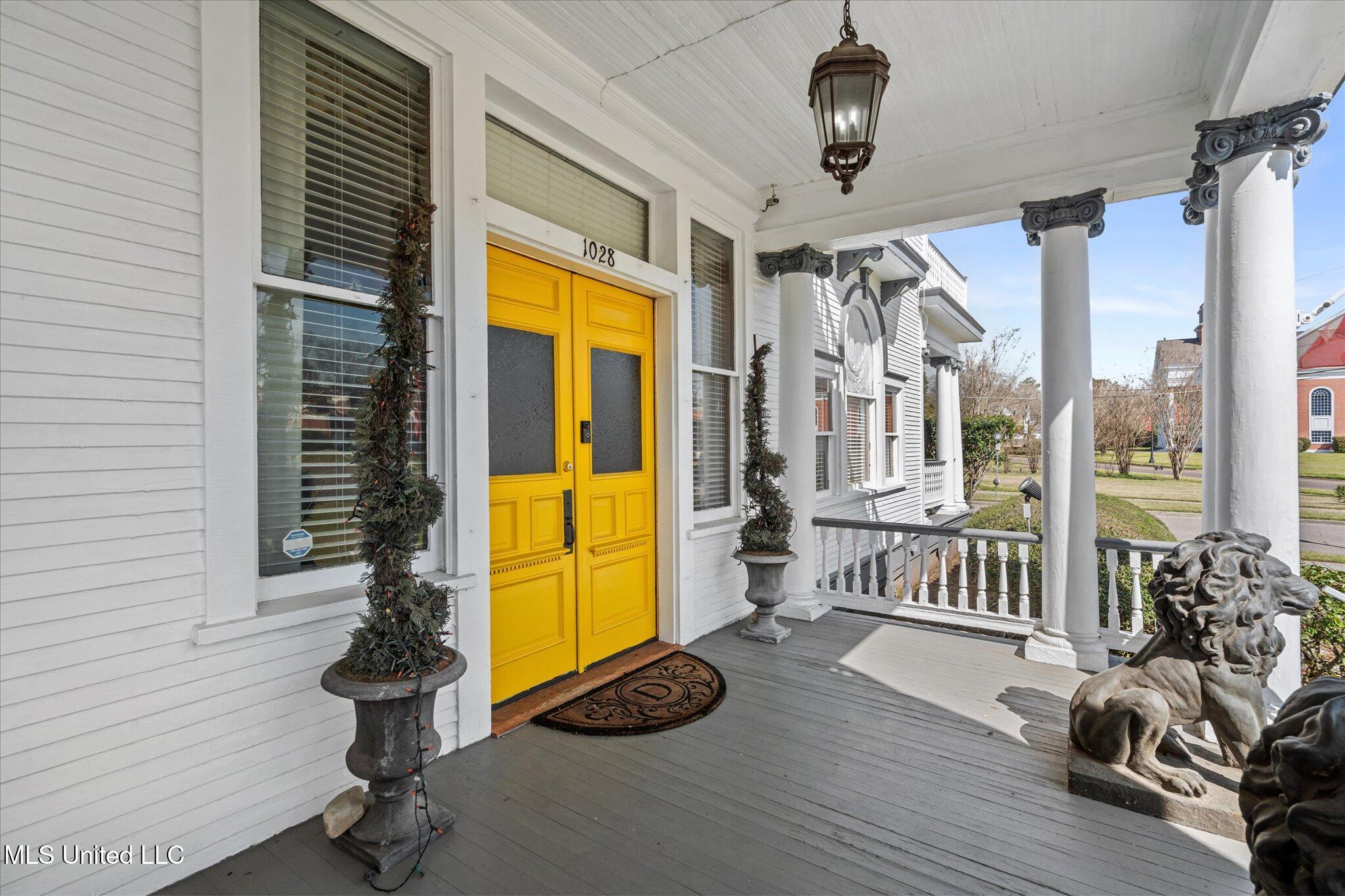 1028 Main Street Hattiesburg, MS 39401 - Photo 10 of 77 door