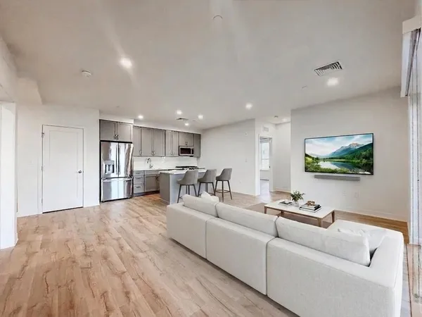 $3,890 | 500 Talbot Avenue, Unit 308, Boston, MA 02124