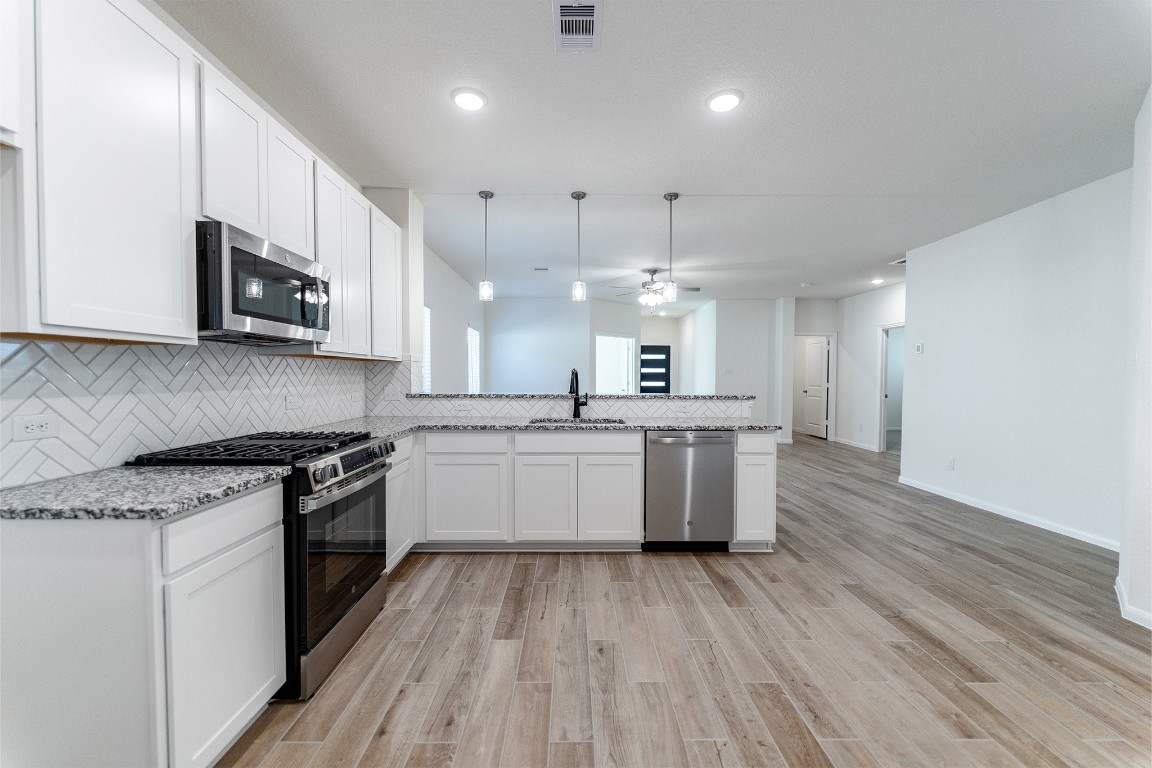 10638 Altitude Way Conroe, TX 77303 - Photo 15 of 29