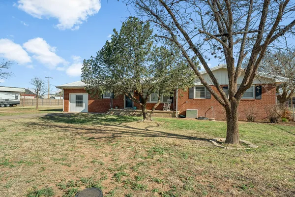 $319,900 | 707 12th Street, Shallowater, TX 79363