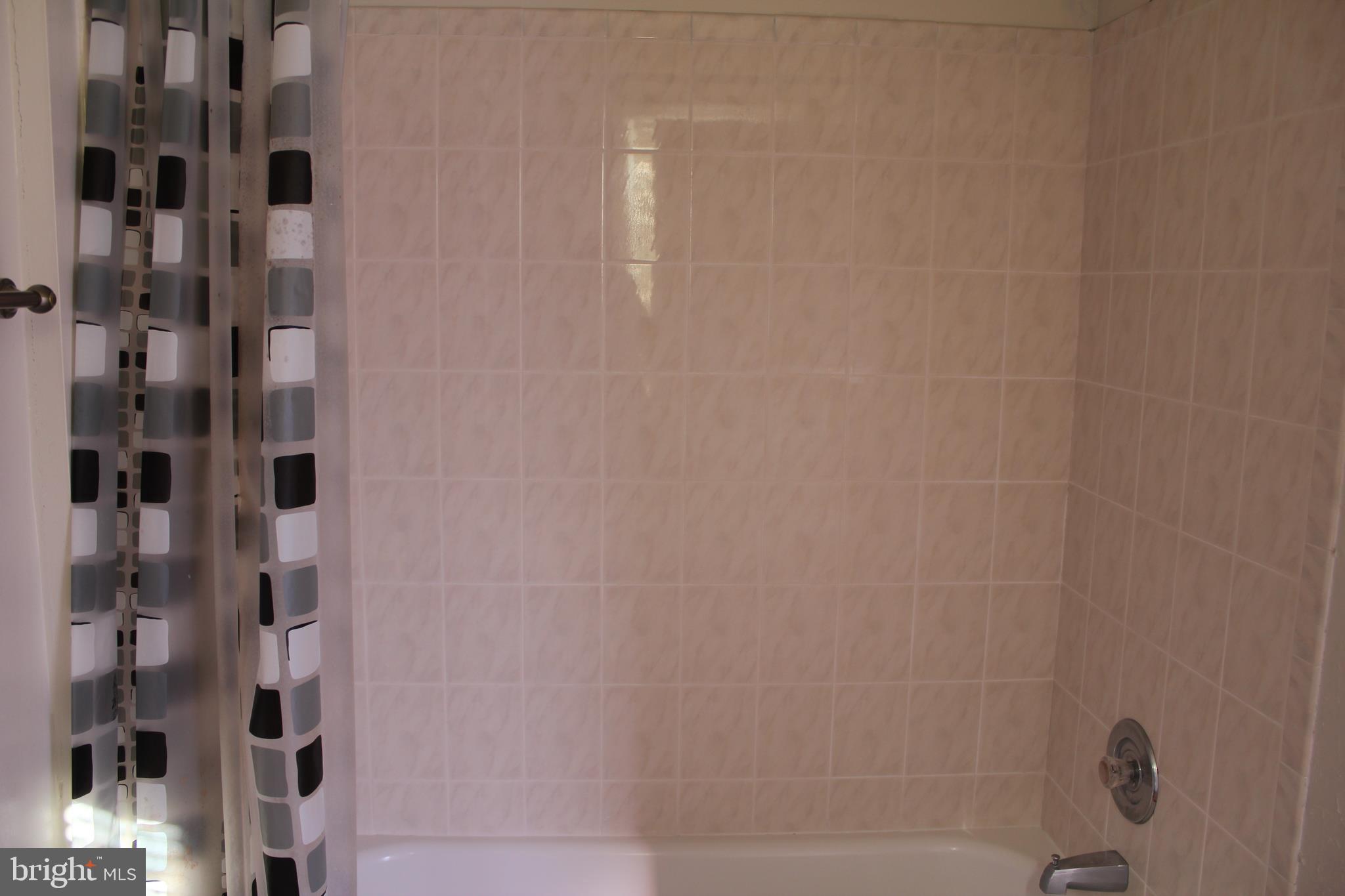 13507 Stargazer Terrace Centreville, VA 20120 - Photo 25 of 25 a bathroom with a shower