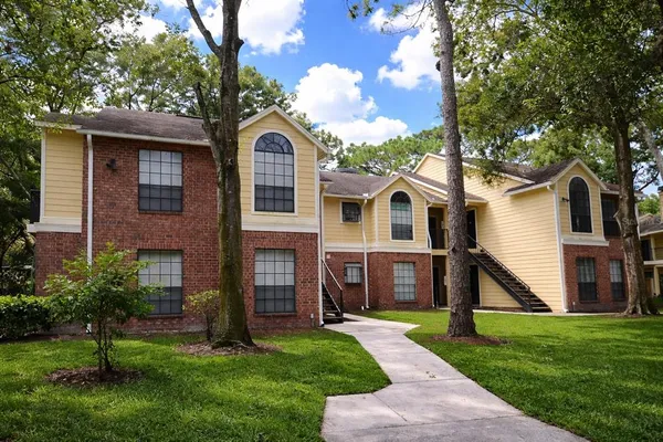 $1,300 | 8635 Mallard Reserve Drive, Unit 201, Tampa, FL 33614