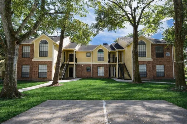 $1,300 | 8635 Mallard Reserve Drive, Unit 201, Tampa, FL 33614