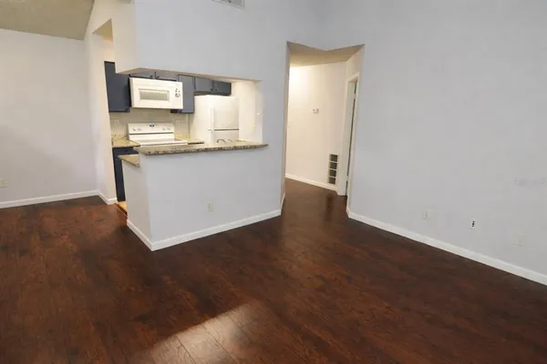 $1,300 | 8635 Mallard Reserve Drive, Unit 201, Tampa, FL 33614