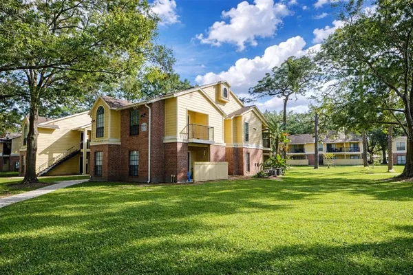 $1,300 | 8635 Mallard Reserve Drive, Unit 201, Tampa, FL 33614