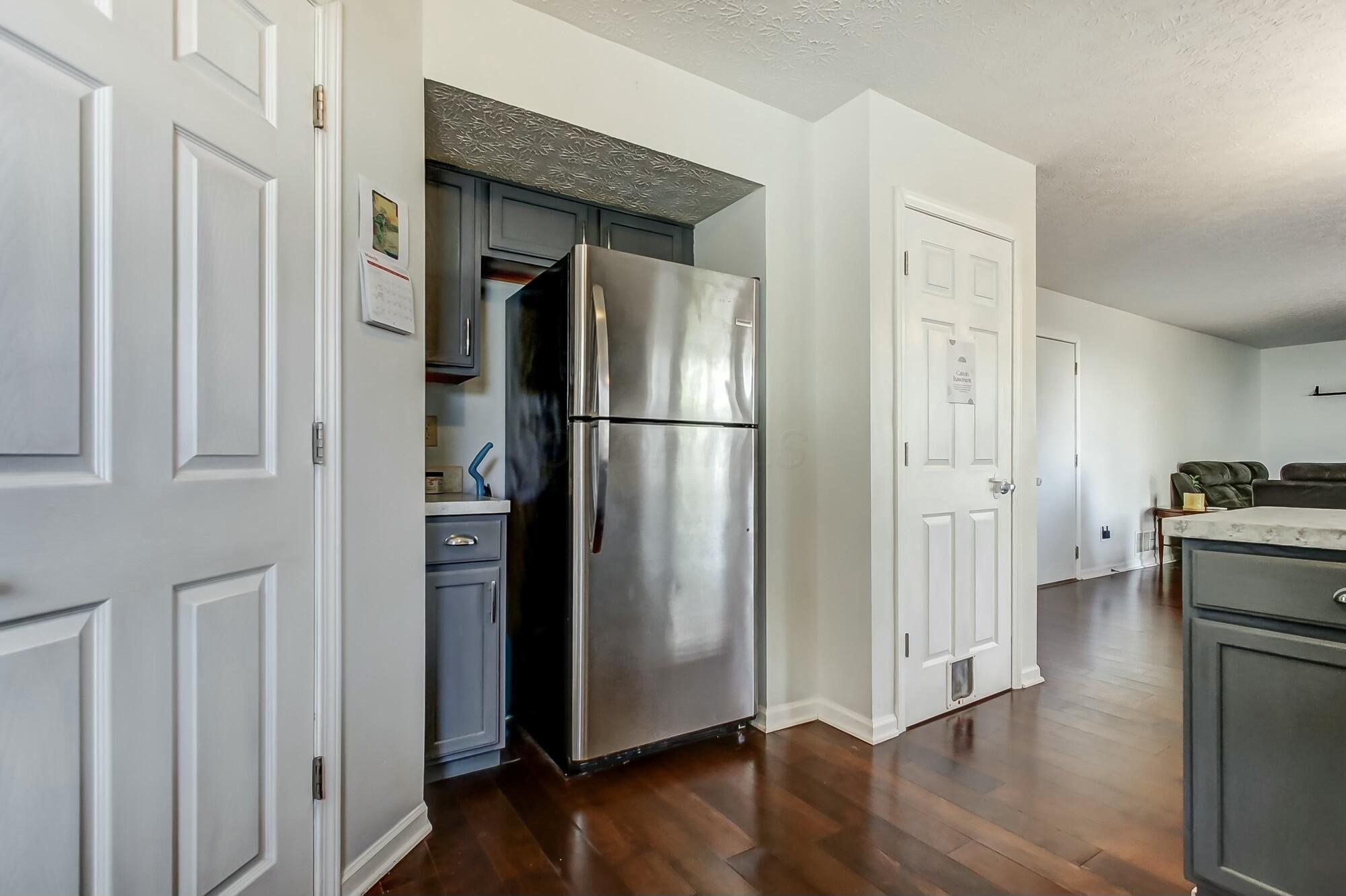 3093 Briar Ridge Road Columbus, OH 43232 - Photo 10 of 32 kitchen