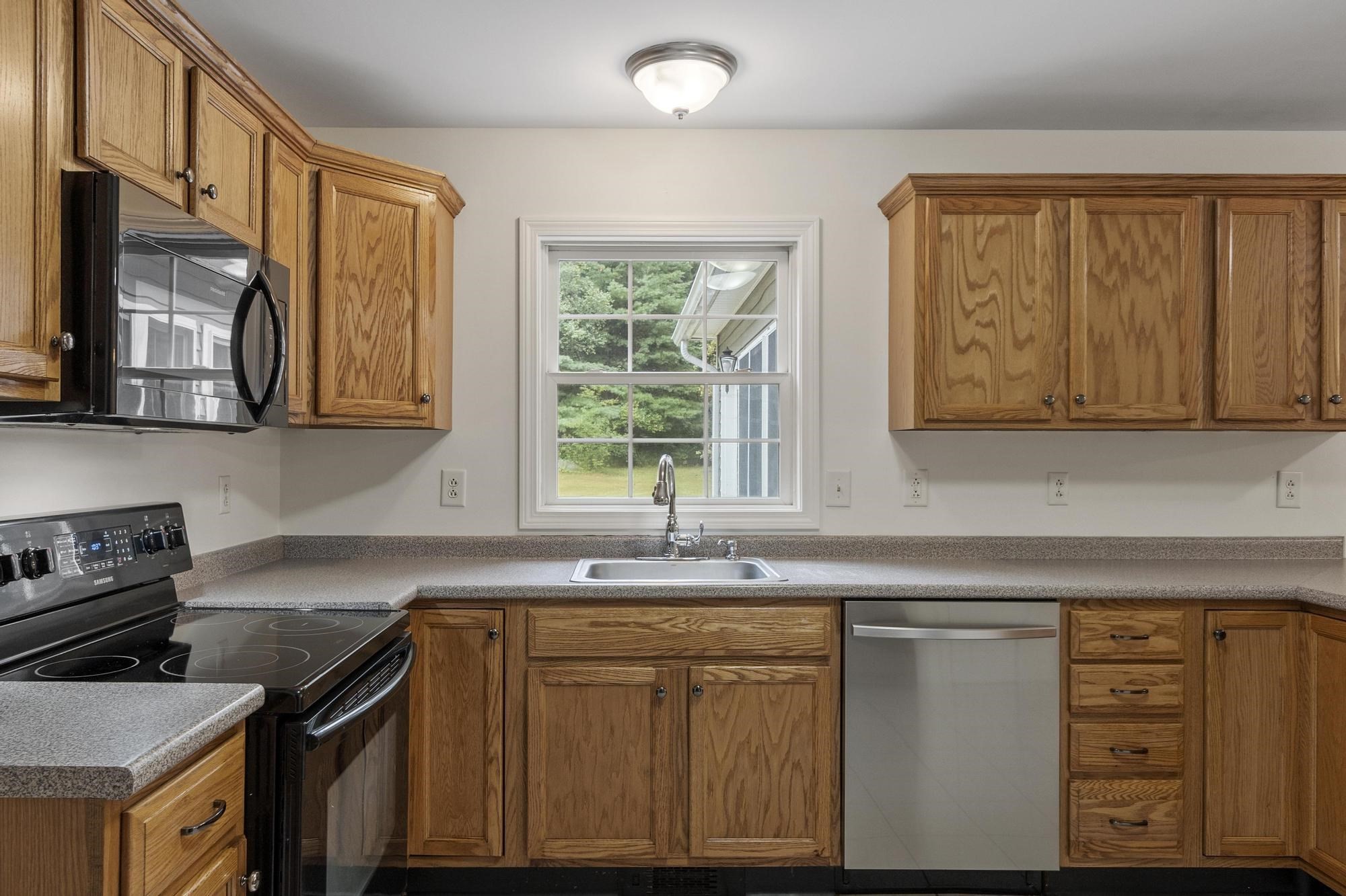 845 Bridge Street Pelham, NH 03076 - Photo 16 of 42 Gallery Image 16