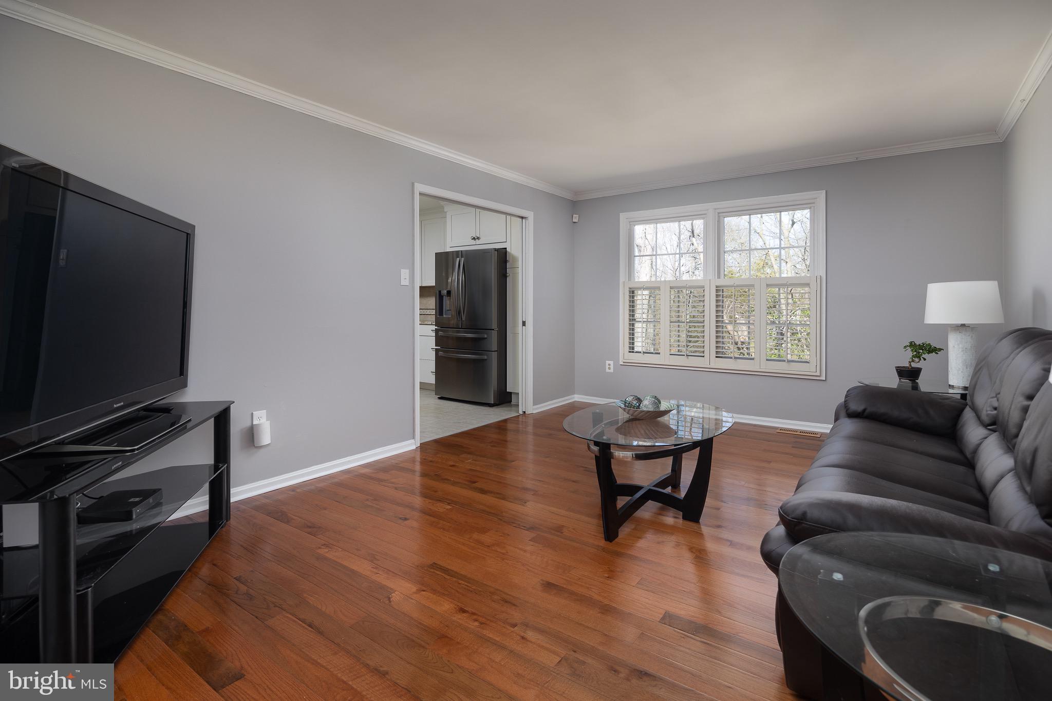 10053 Field Court Manassas, VA 20110 - Photo 11 of 43 Family Room