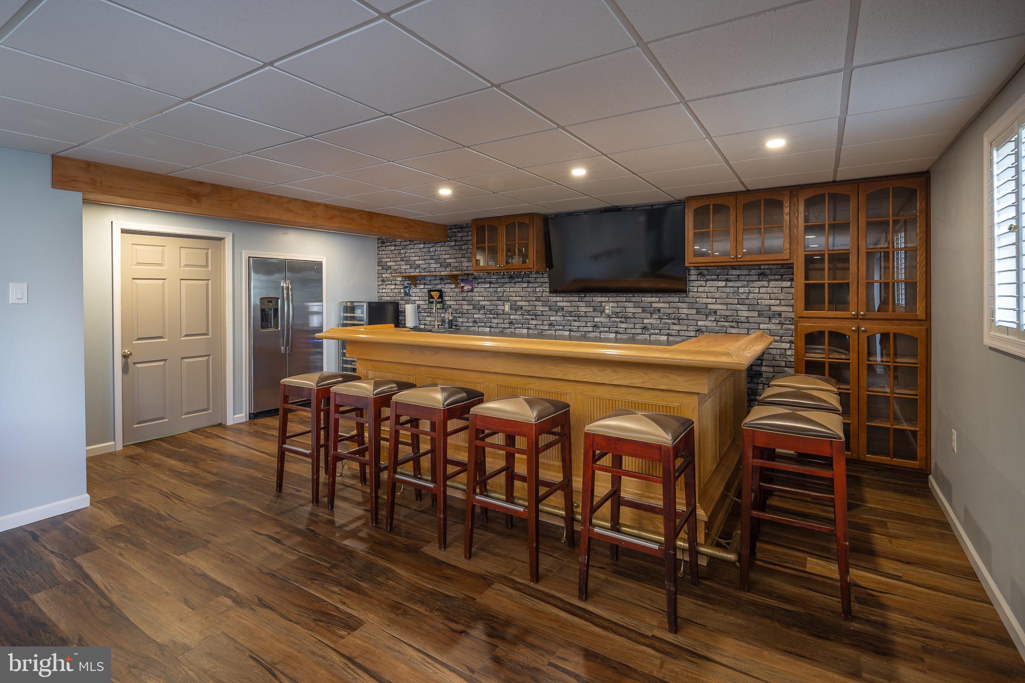 10053 Field Court Manassas, VA 20110 - Photo 26 of 43 Beautiful Bar