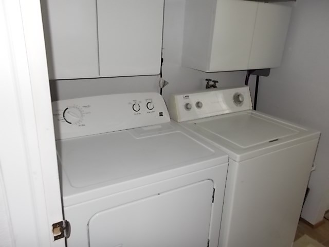 720 Grove Street Emlenton, PA 16373 - Photo 11 of 18 a utility room with dryer and washer