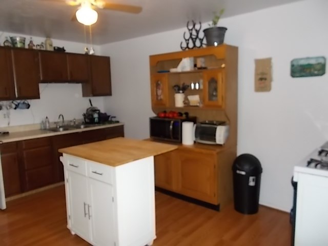 720 Grove Street Emlenton, PA 16373 - Photo 7 of 18 a kitchen that has a sink and a stove