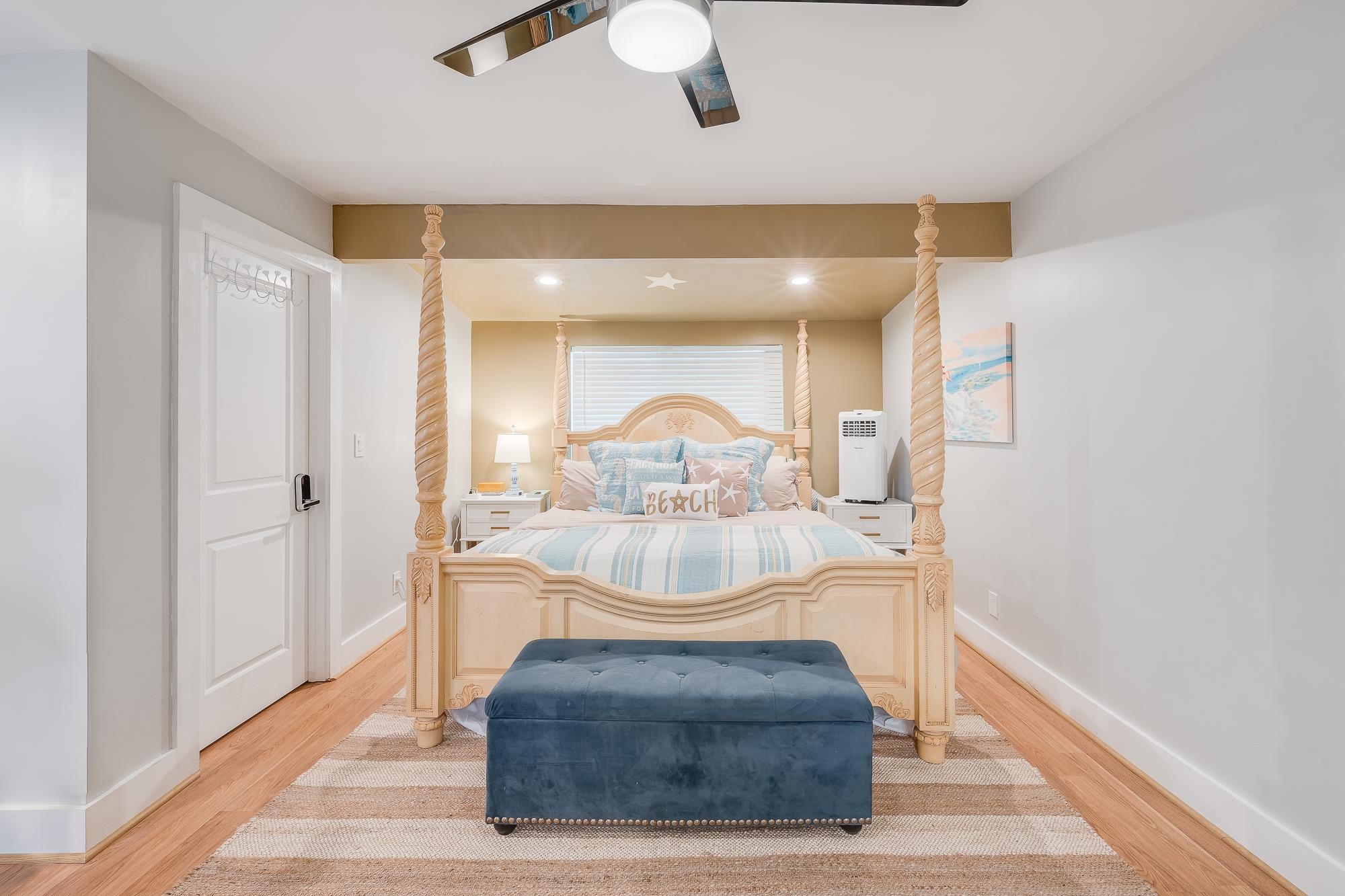 2861 Liholani Street Makawao, HI 96768 - Photo 8 of 42 a living room with furniture and a wooden floor