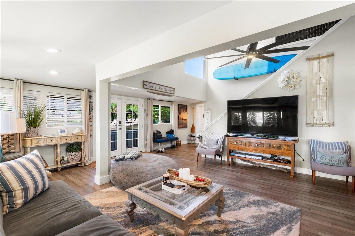 2861 Liholani Street Makawao, HI 96768 - Photo 10 of 42 a living room with furniture and a flat screen tv