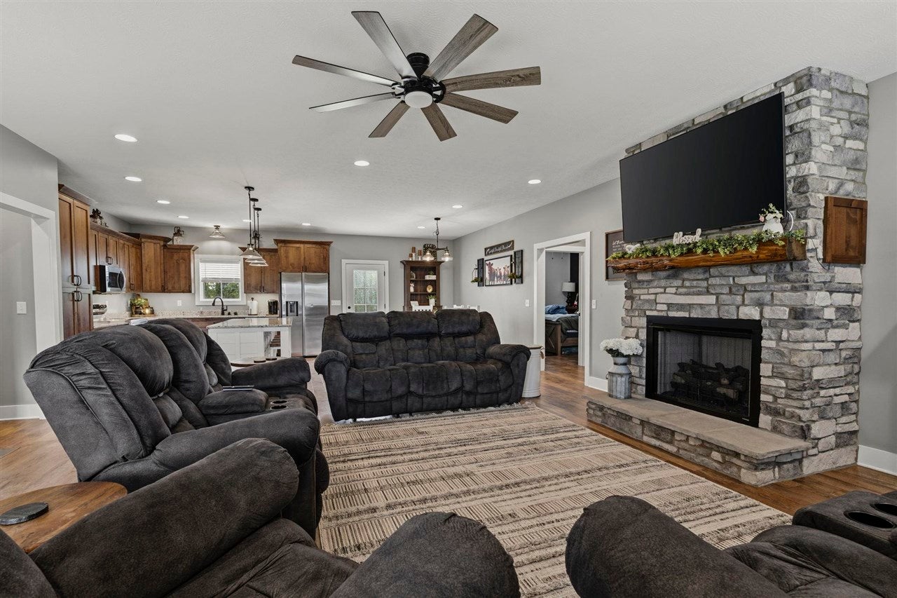 2012 Antioch Church Road Alvaton, KY 42122 - Photo 2 of 43 Gallery Image 2