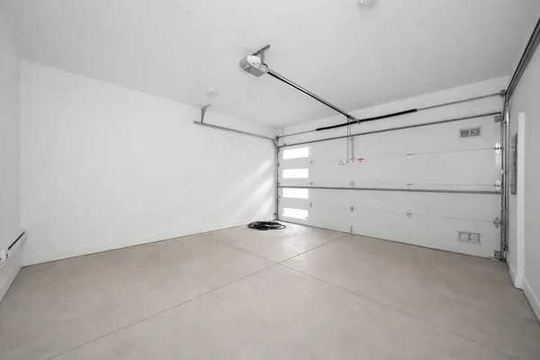 $670,000 | 4232 West Belmont Avenue, Unit 4, Chicago, IL 60641