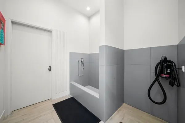 $670,000 | 4232 West Belmont Avenue, Unit 4, Chicago, IL 60641