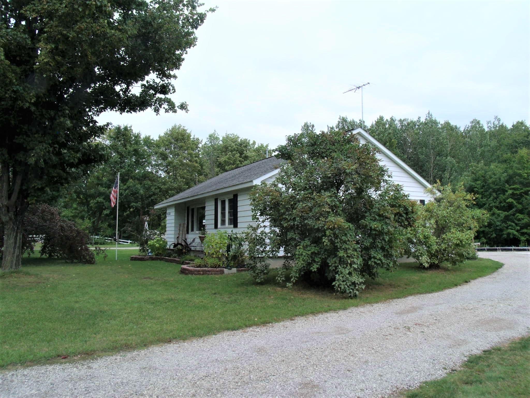 8126 Mullett Lake Road Cheboygan, MI 49721 - Photo 44 of 70 Gallery Image 44