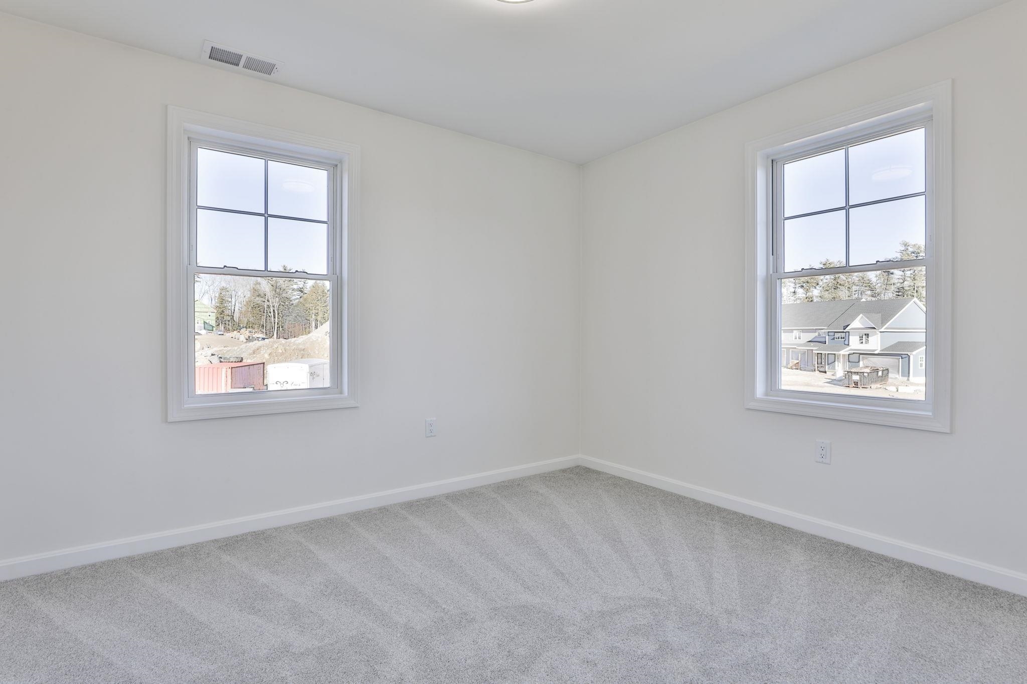 73 Crestview Way Raymond, NH 03077 - Photo 21 of 37