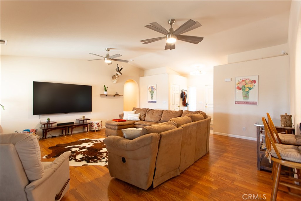 14304 Huntington Road Madera, CA 93636 - Photo 5 of 44