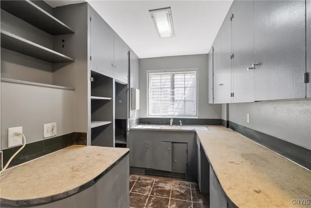 $4,000 | 2030 Erie Boulevard East, Syracuse, NY 13224