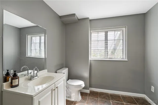 $4,000 | 2030 Erie Boulevard East, Syracuse, NY 13224