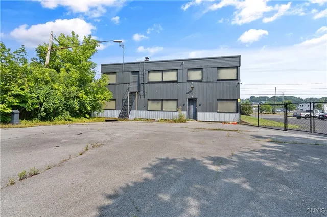 $4,000 | 2030 Erie Boulevard East, Syracuse, NY 13224