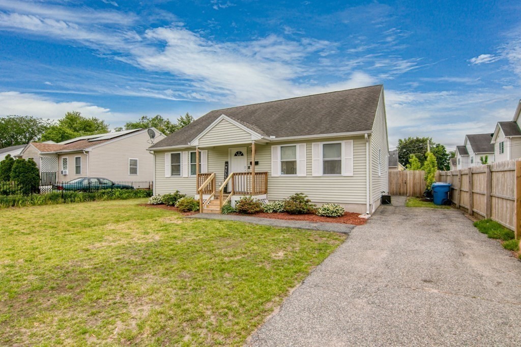 51 Quincy Street Springfield, MA 01109 - Photo 5 of 26 Gallery Image 5