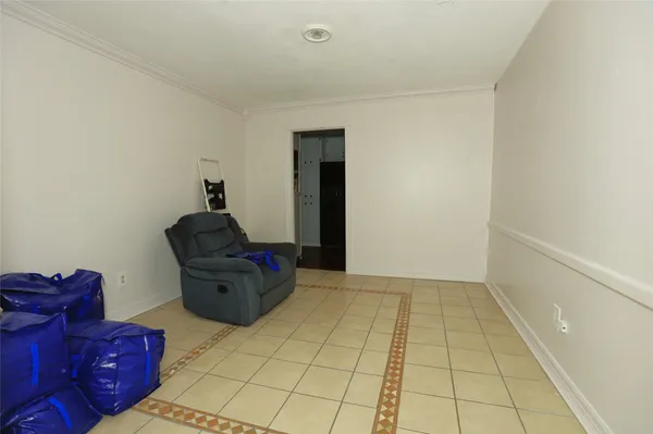 $1,900 | 354 South Amherst Drive, West Columbia, TX 77486