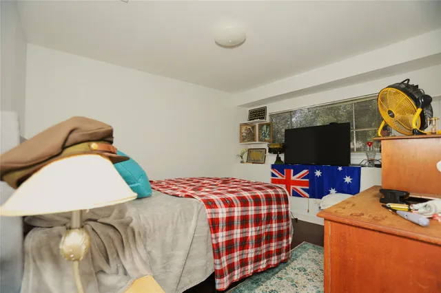 $2,150 | 354 South Amherst Drive, West Columbia, TX 77486