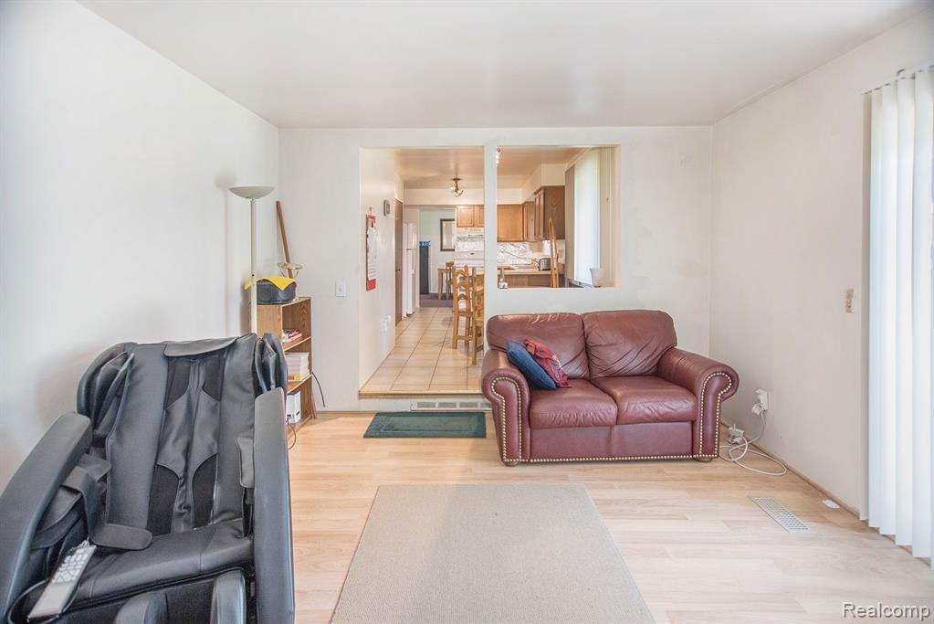 1635 Dennett Lane Rochester, MI 48307 - Photo 6 of 19