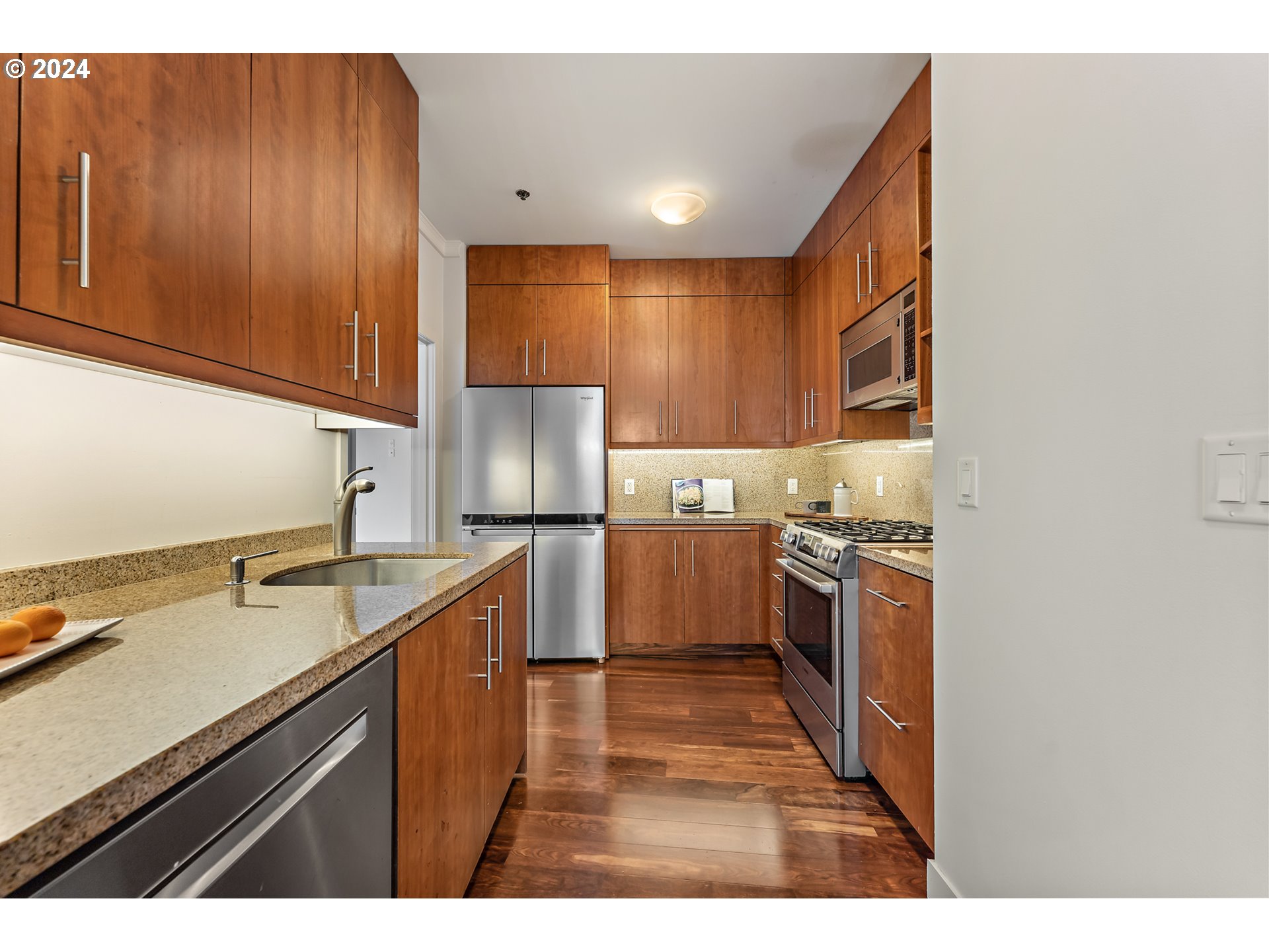922 Northwest 11th Avenue, Unit 415 Portland, OR 97209 - Photo 12 of 45 Kitchen