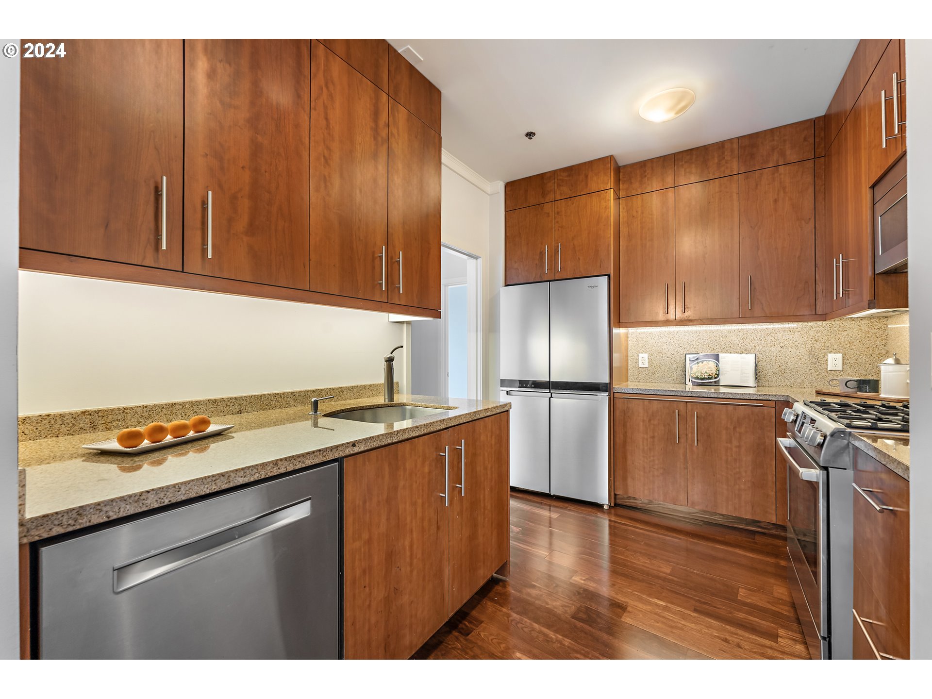922 Northwest 11th Avenue, Unit 415 Portland, OR 97209 - Photo 13 of 45 Kitchen