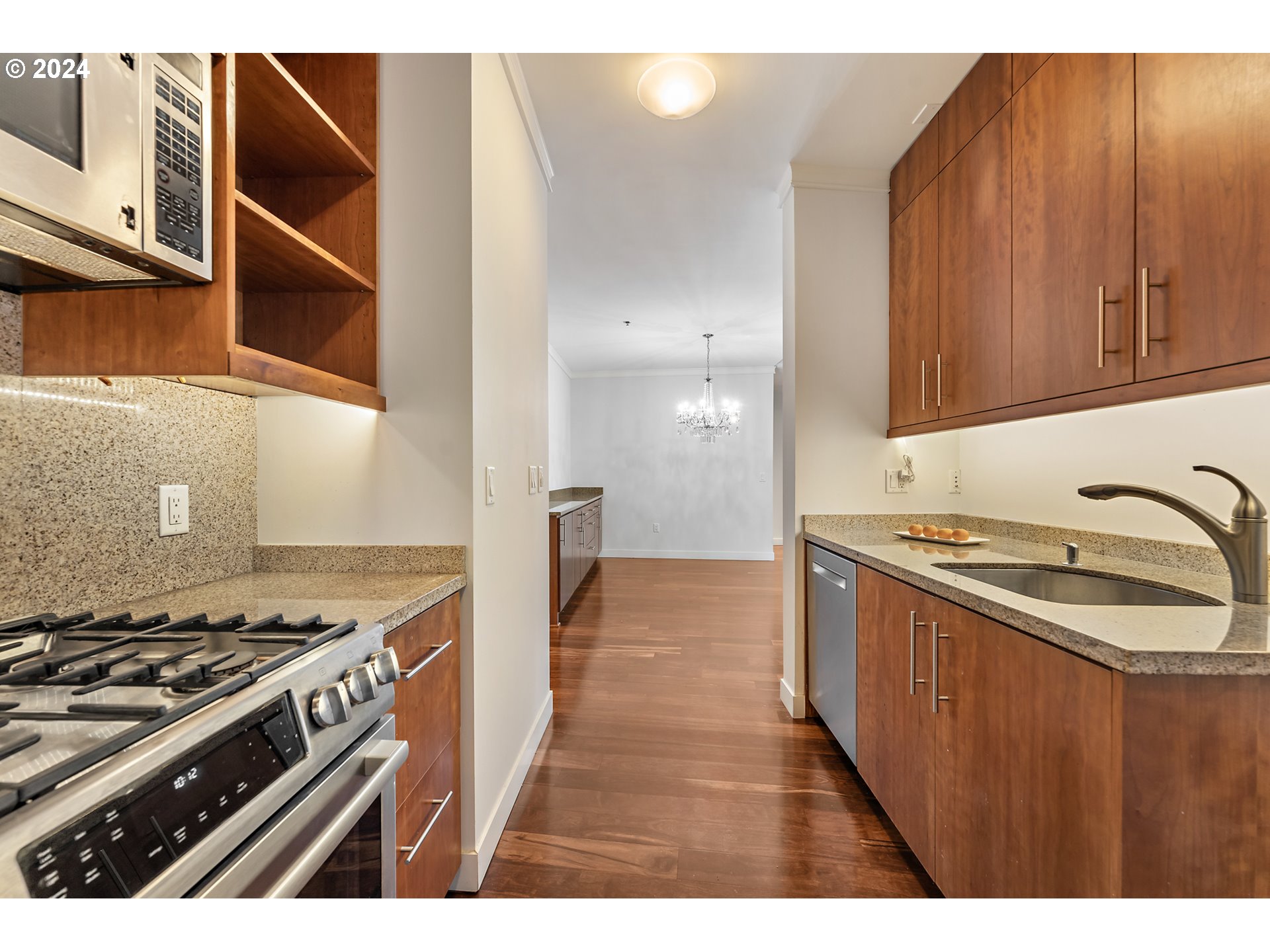 922 Northwest 11th Avenue, Unit 415 Portland, OR 97209 - Photo 14 of 45 Kitchen