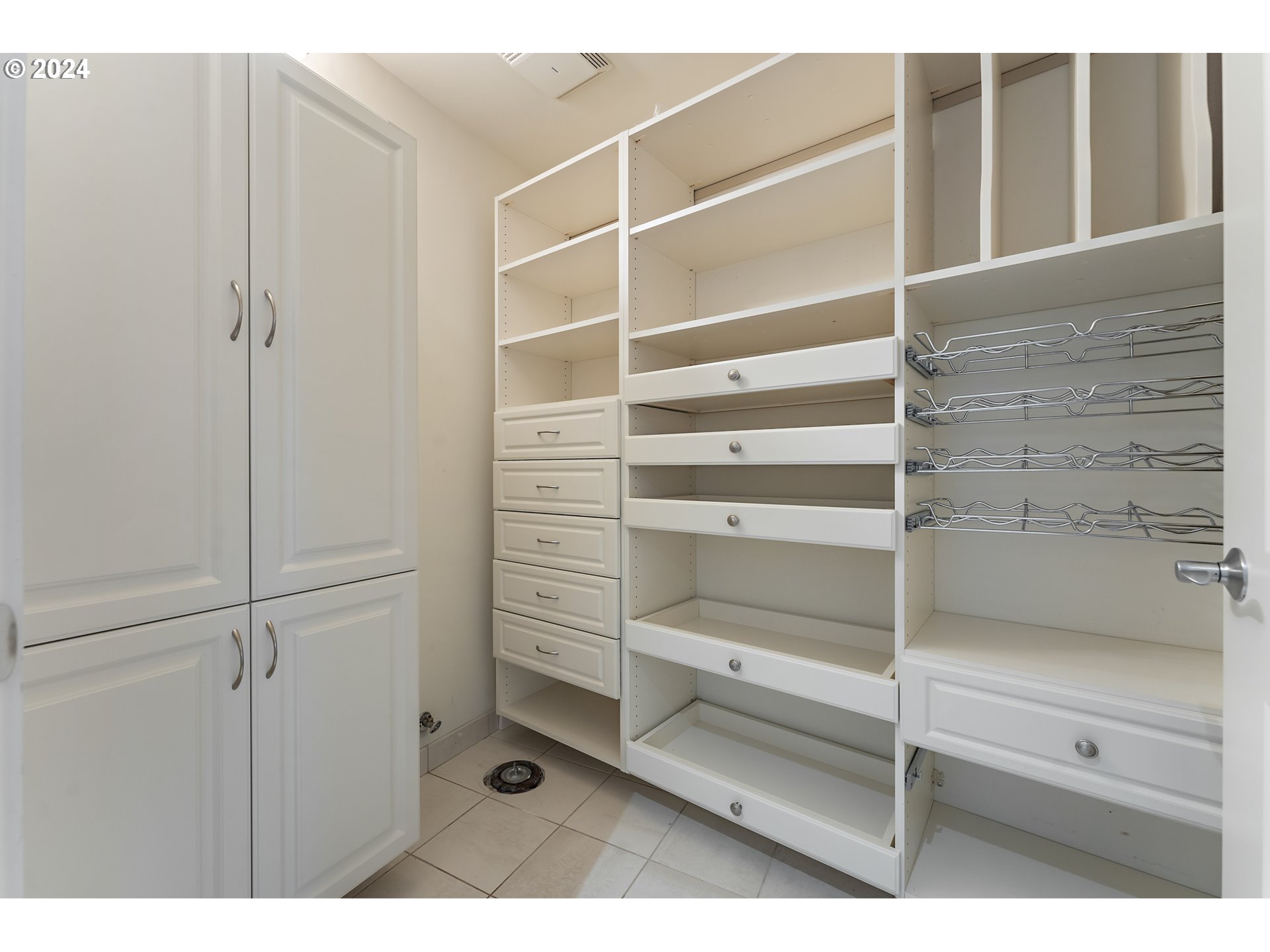 922 Northwest 11th Avenue, Unit 415 Portland, OR 97209 - Photo 17 of 45 Pantry