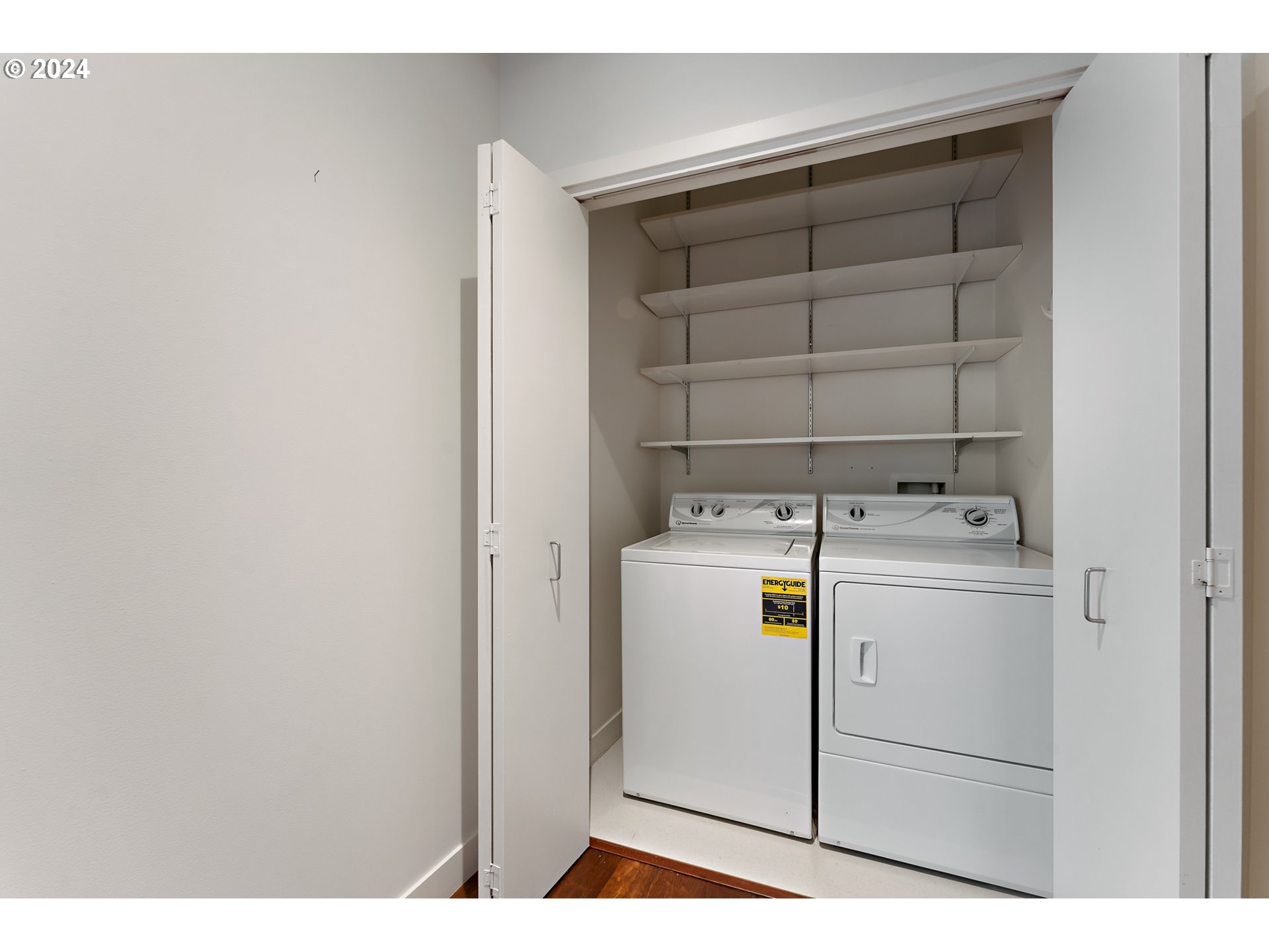 922 Northwest 11th Avenue, Unit 415 Portland, OR 97209 - Photo 36 of 45 Laundry