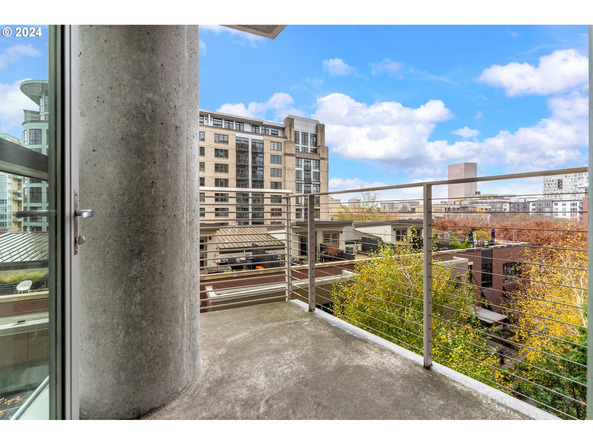 922 Northwest 11th Avenue, Unit 415 Portland, OR 97209 - Photo 38 of 45 Deck