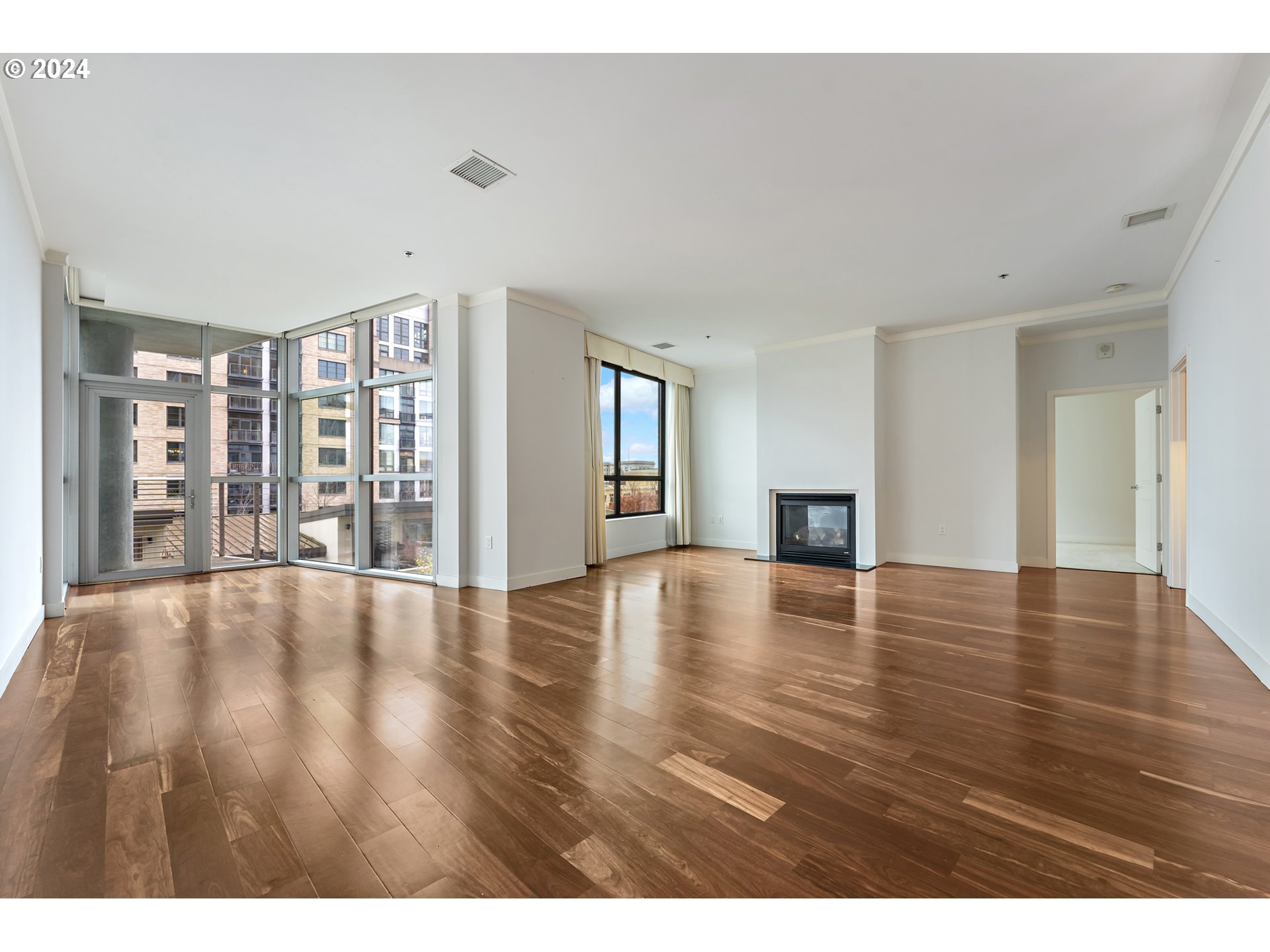 922 Northwest 11th Avenue, Unit 415 Portland, OR 97209 - Photo 7 of 45 Living Room