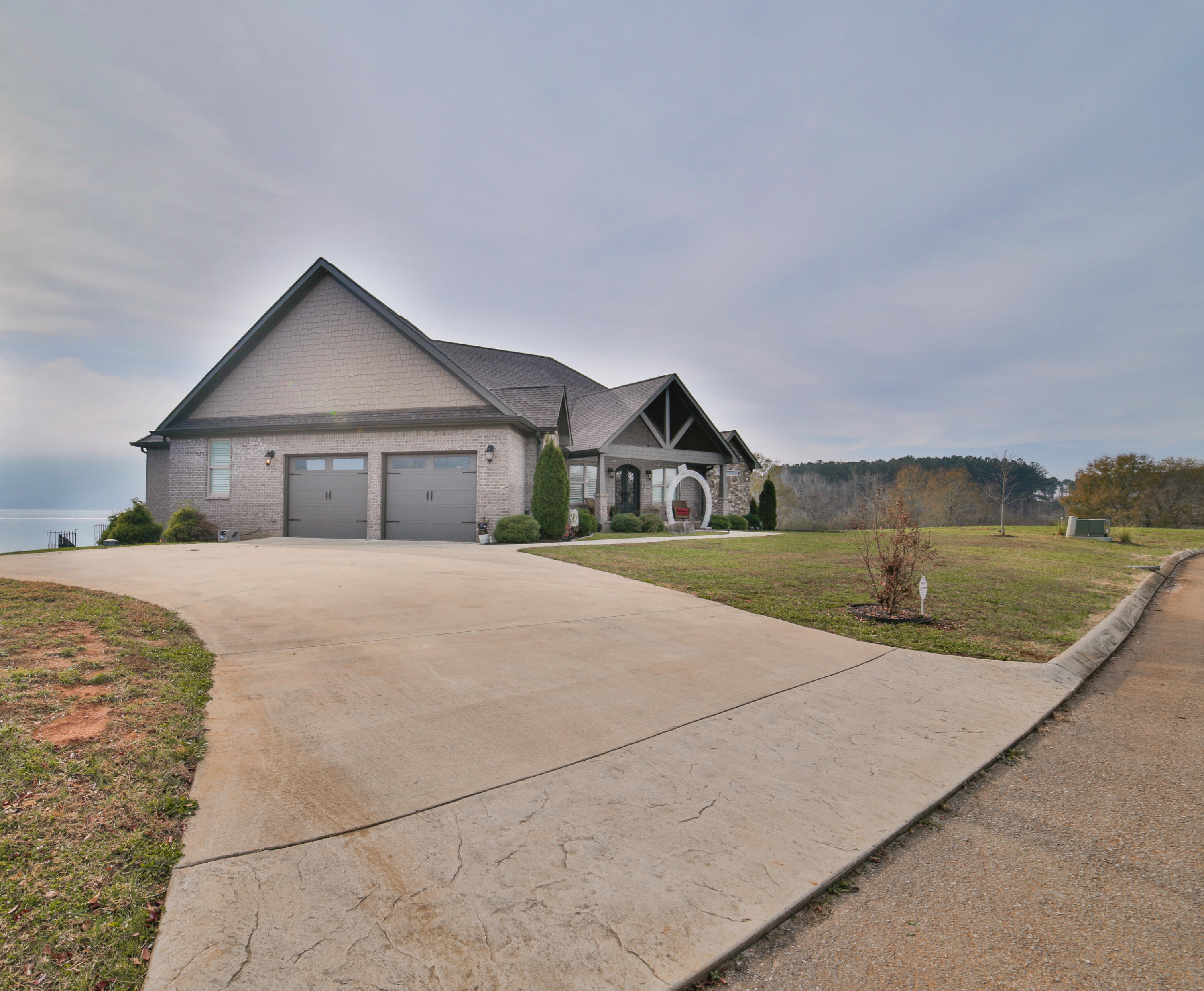 270 Edgewater Way Jasper, TN 37347 - Photo 76 of 84 Robert Moss-2
