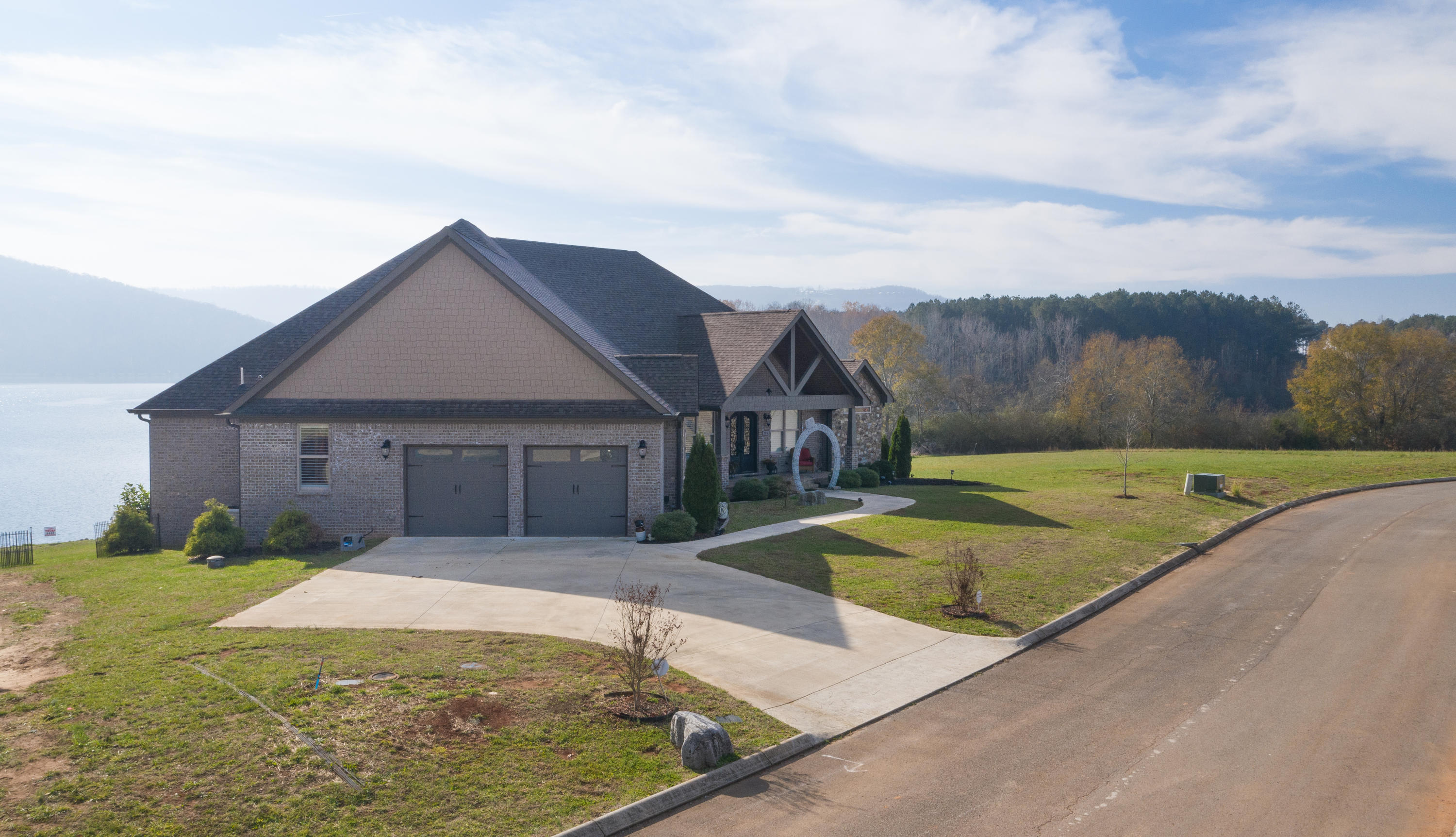270 Edgewater Way Jasper, TN 37347 - Photo 79 of 84 Robert Moss