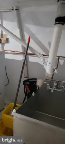 $250,000 | 27 Hollywood Avenue, Trenton, NJ 08609