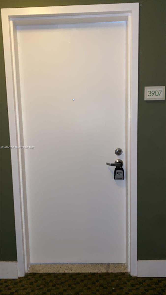 90 Southwest 3rd Street, Unit 3907 Miami, FL 33130 - Photo 28 of 31 a view of small space