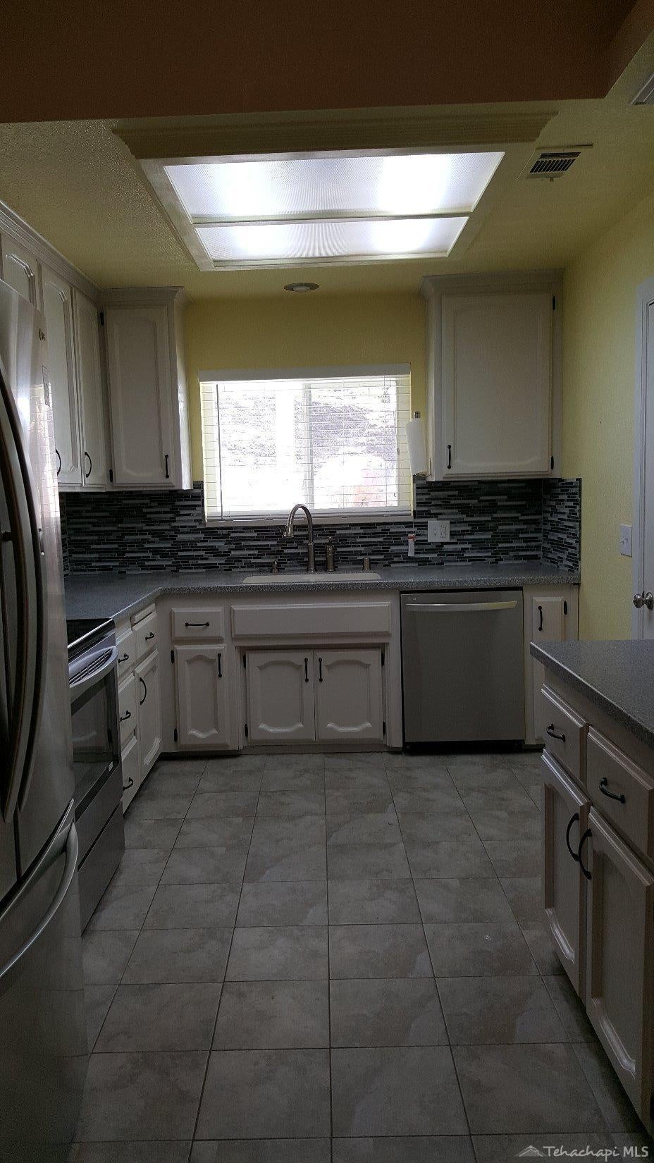 22812 Scout Point Court Tehachapi, CA 93561 - Photo 16 of 31 Gallery Image 16
