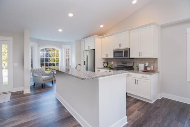 161 Round Hill Road, Unit 82 Kalamazoo, MI 49009 - Photo 3 of 10 kitchen snack ledge