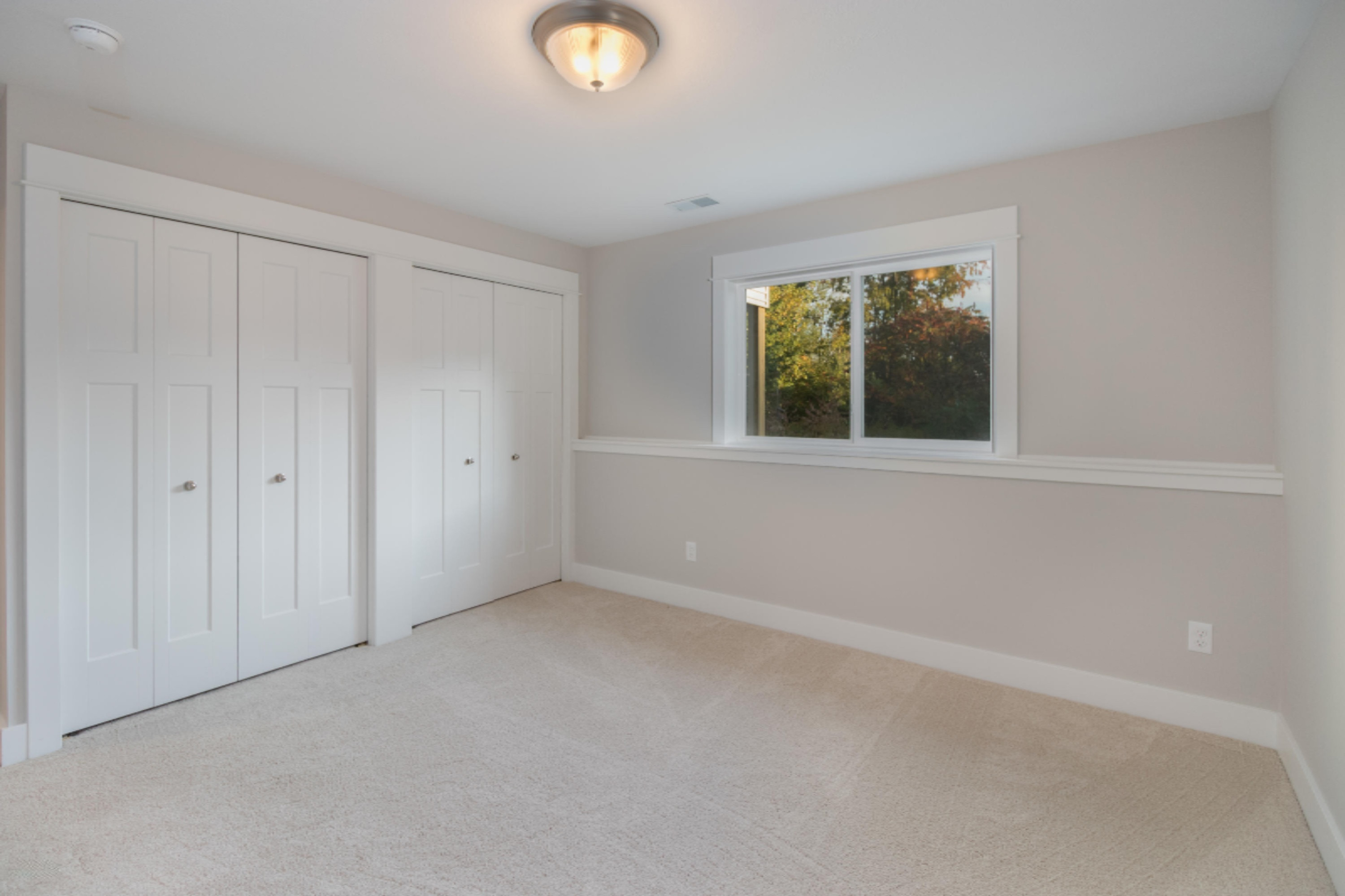 161 Round Hill Road, Unit 82 Kalamazoo, MI 49009 - Photo 9 of 10 lower level bedroom