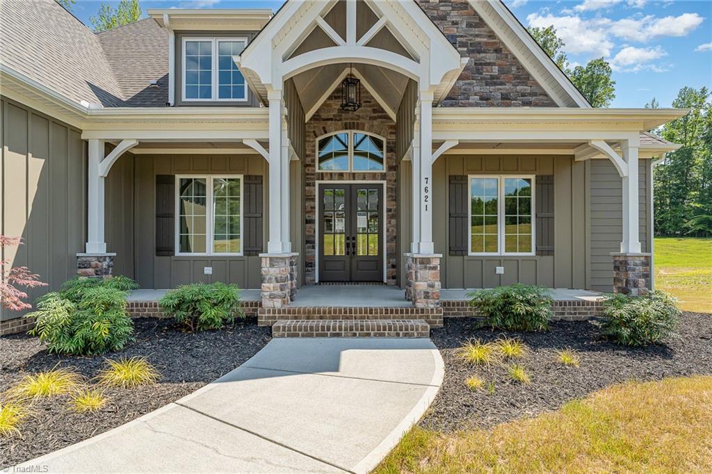 7621 Pemberly Court Oak Ridge, NC 27310 - Photo 3 of 46