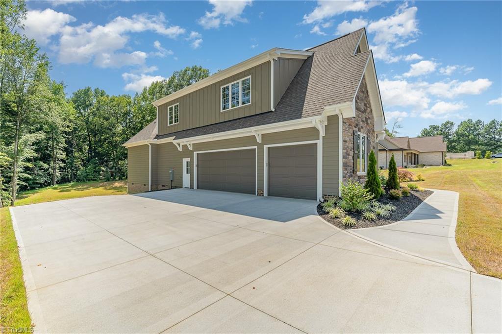 7621 Pemberly Court Oak Ridge, NC 27310 - Photo 4 of 46