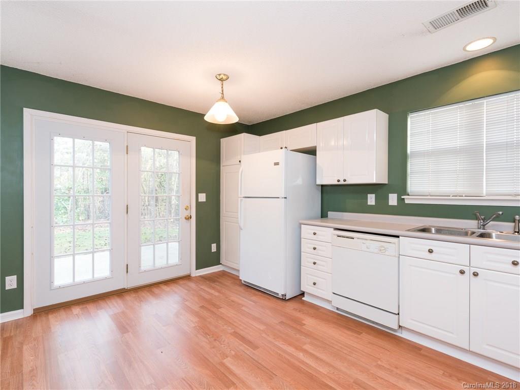 1944 Decatur Court Charlotte, NC 28213 - Photo 2 of 24 Gallery Image 2