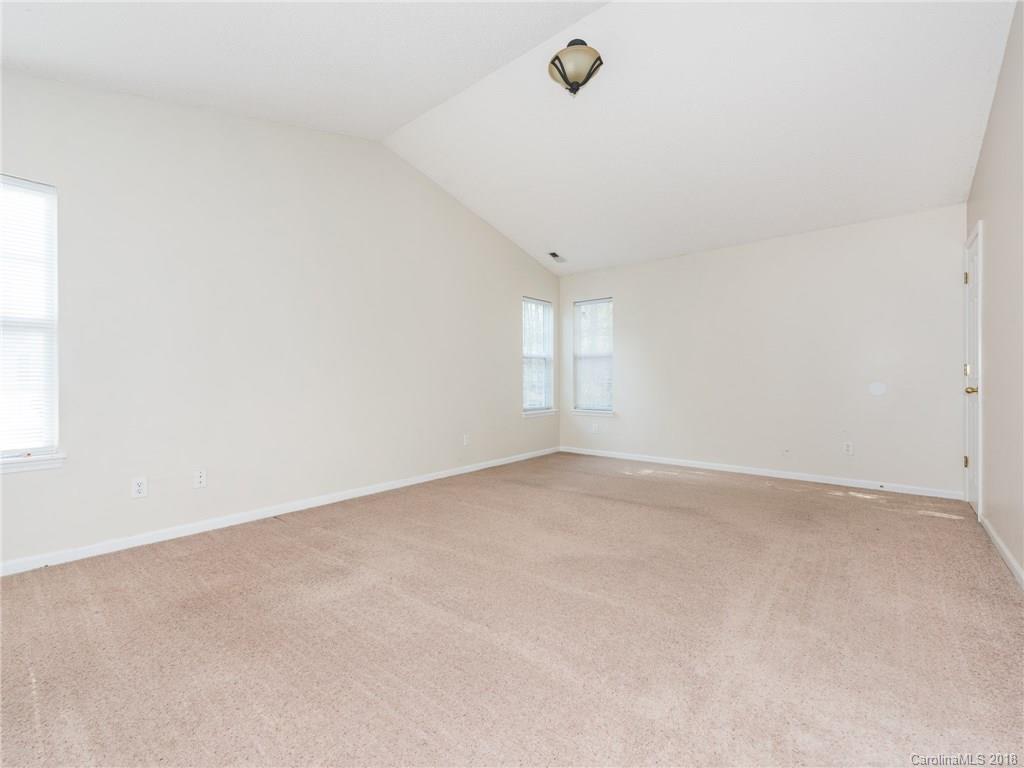 1944 Decatur Court Charlotte, NC 28213 - Photo 13 of 24 Gallery Image 13